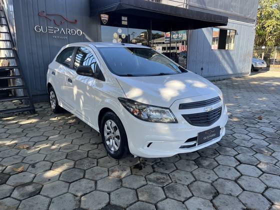 CHEVROLET ONIX 1.0 MPFI JOY 8V FLEX 4P MANUAL CHEVROLET ONIX 1.0 MPFI JOY 8V FLEX 4P MANUAL